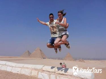 8-Hour Private Guided Tour to Giza Pyramids Memphis and Saqqara from Cairo