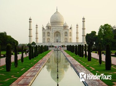 Agra Sightseeing: One day Agra (Taj-Mahal & Agra fort) and Fatehpur Sikri