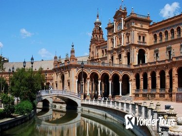 Alcazar, Cathedral, Santa Cruz Quarter, Bullring and River Cruise Tour in Seville