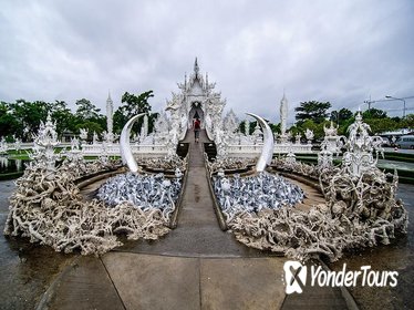 Amazing Temples of Chiang Rai