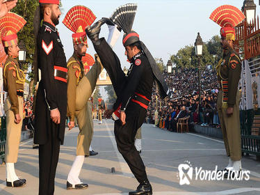 Amritsar Wagah Beating Retreat Border Ceremony and Dinner Experience