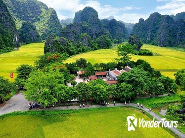 Ancient Ninh Binh Full-Day Discovery with Boat Ride to Tam Coc from Hanoi