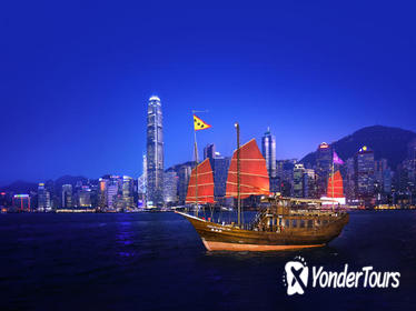 Aqua Luna: Evening Cruise at Victoria Harbour Hong Kong