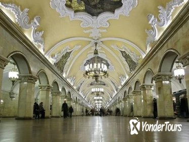 Architecture Tour of Moscow's Metro and Kolomensoye Estate