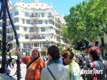 Barcelona 3-Hour Private Walking Tour of Modernism and Gaudi