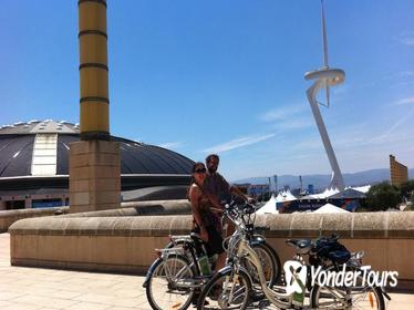 Barcelona Electric Bike Tour: from Montjuic Hill to Barceloneta