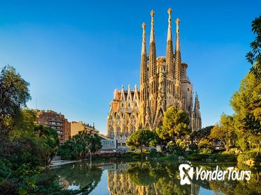 Barcelona Walking Tour with Priority Access Sagrada Familia