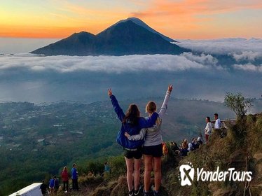 Batur Volcano Trekking with Hot-spring, Breakfast and Hotel Transfer