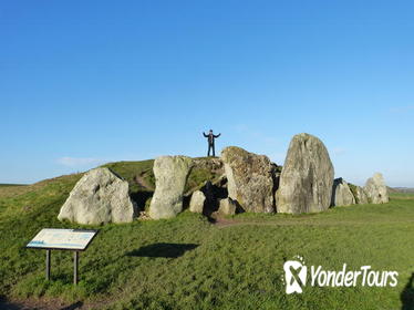 Bespoke private tours of Stonehenge and Avebury by car with local guide