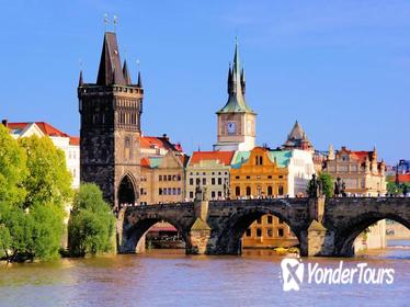 Best of Prague: City Walking Tour, Boat Cruise, and Typical Czech Lunch