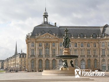 Bordeaux Sightseeing Bus and Walking Tour