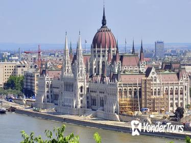 Budapest Super Saver: Budapest Card and Cocktail and Beer Cruise