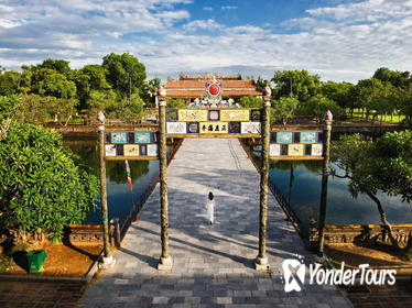CHAN MAY PORT TO HUE AND HOI AN TOUR CHAN MAY PORT TO HUE AND HOI AN TOUR