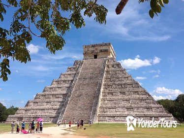 Chichen Itza, Ik Kil Cenote and Valladolid with Lunch