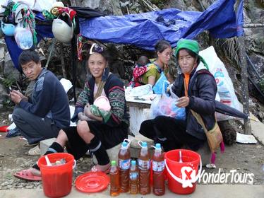 Coc Ly Market Guided Day Trip from Sapa