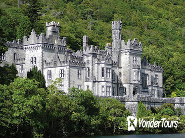 Connemara Day Trip Including Leenane Village and Kylemore Abbey from Galway