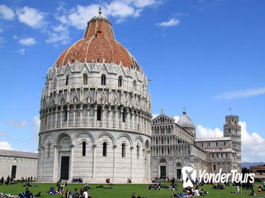 Cultural Walking Tour of Pisa with Leaning Tower of Pisa Entry Ticket