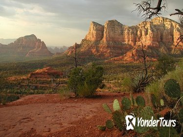 Day Tour to Sedona Red Rock Country and Native American Ruins from Phoenix