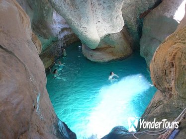 Day Trip: Wadi Shab and Bimah Sinkhole