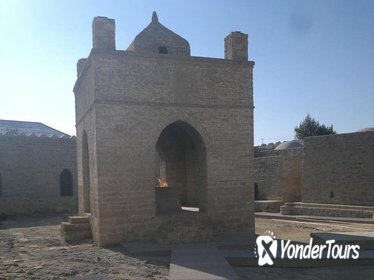 Day-Tour Visiting Zoroastrian Temple and Burning Mountain From Baku