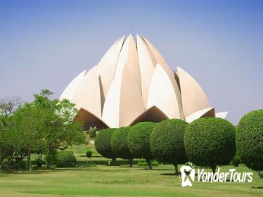 Delhi Morning Temple Tour: Kalkaji Temple, Lotus Temple and Iskcon Temple with Breakfast