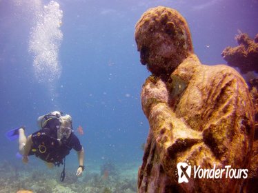 Discover Scuba Diving at the Underwater Museum and Manchones Reef from Cancun