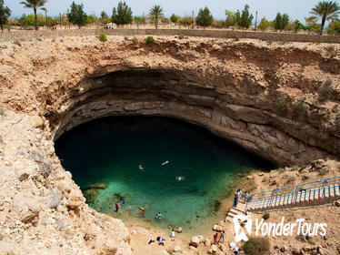 Discover the South and Wadi Shab from Muscat