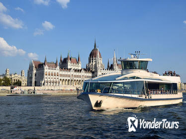 Duna Bella Cruise in Budapest