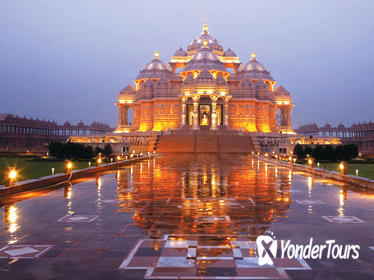 Evening Akshardham Temple Tour with Musical Colored Fountain Show