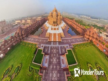 Experience Akshardham Temple and ISKCON Temple of South Delhi with Transfers
