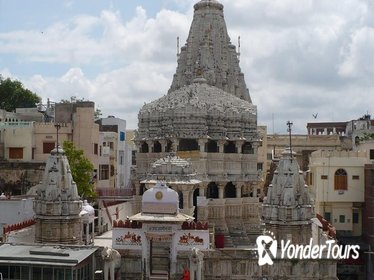 Experience Jagdish Temple Old City Walk with Cultural Show with Transfers