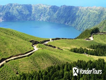 Explore the East side & Sete Cidades on a off road Tour