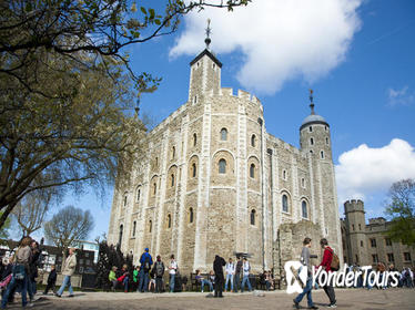 Family-Friendly Tower of London Tour Including Thames River Cruise