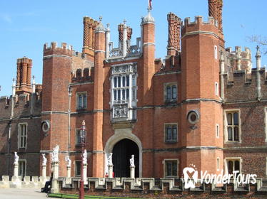 Fascinating tour of Hampton Court Palace
