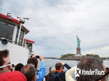 Financial District Walking Tour and Boat Tour To Statue of Liberty