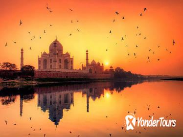 From Delhi: Taj Mahal Sunrise & Sunset 2-Day Tour by Car