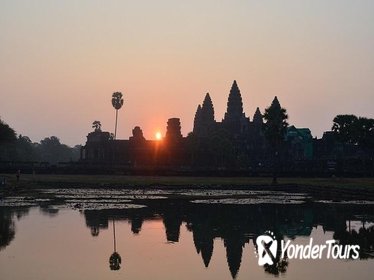 Full-Day Angkor Tour by Tuk Tuk from Sunrise
