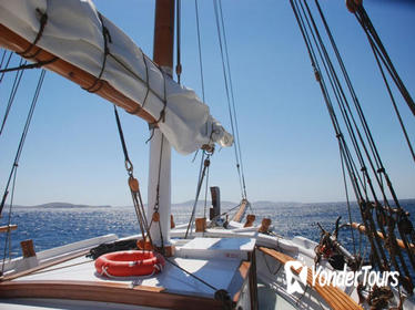 Full-Day Delos and Rhenia Island Cruise from Mykonos