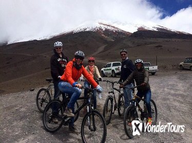 Full-Day Hike and Bike Cotopaxi National Park from Quito