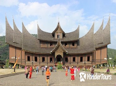 Fullday Jakarta Amazing Tour with Lunch and Pickup transfer Fullday Jakarta Amazing Tour with Lunch and Pickup transfer