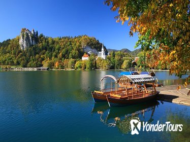 Full-day Lake Bled, Radovljica and Traditional Lunch Tour from Ljubljana