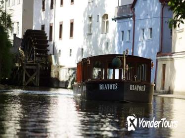 Full-Day Private Prague City Tour and Vltava River Cruise Full-Day Private Prague City Tour and Vltava River Cruise