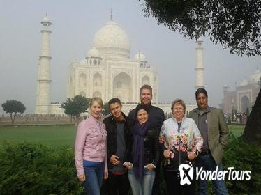 Full-day Private Taj Mahal and Agra Fort Tour from New Delhi