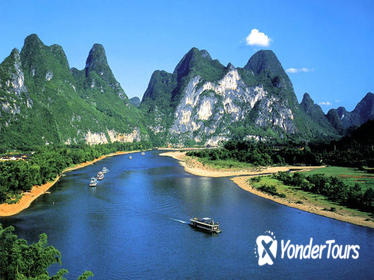 Full-Day Tour in Guilin and Yangshuo with Li River Cruise