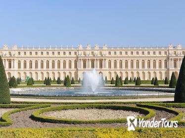 Full-Day Tour to Versailles and the Louvre Including Skip-the-Line Access