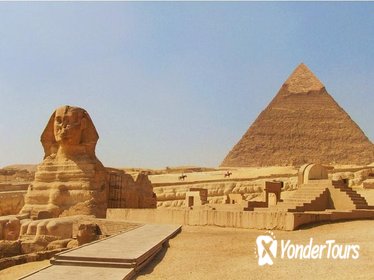 Giza Pyramids and Egyptian Museum with Dinner at Nile Cruise