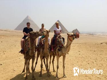 Giza Pyramids and Sphinx: Guided Day Tour from Cairo