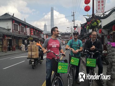 Half-Day Bike Tour: Explore Shikumen in Shanghai Nongtang