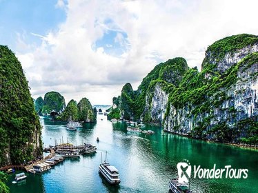 Halong Bay 1-day Cruise with Kayaking from Hanoi