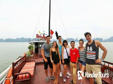 Halong Bay Small-Group Adventure Tour, Including Cruise from Hanoi